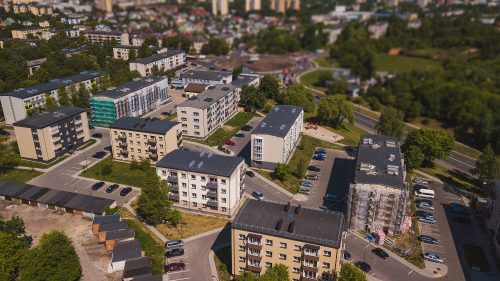 Daugiabučiuose gyvenantiems kauniečiams – dar viena proga įsirengti svajonių kiemą