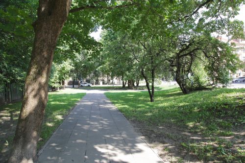 M. K. Čiurlionio gatvėje Naujamiestyje – nauja žalia erdvė