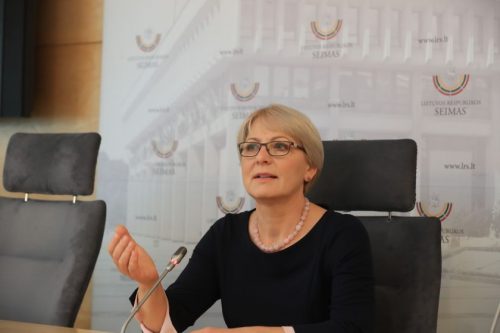 Seimo narės Astos Kubilienės pranešimas: „Nustatyti terminai baigti sodų bendrijose gyvenančių miestiečių diskriminavimą“
