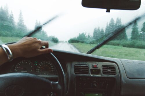 Kur įsigyti kokybiškus automobilių stiklų valytuvus?