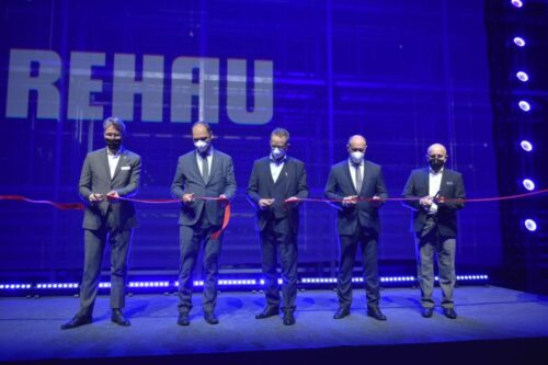 Klaipėdos LEZ darbą pradėjo nauja į eksportą orientuota REHAU gamykla