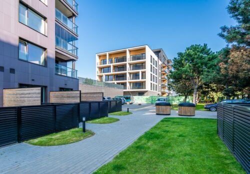 Tyrimas: ieškantys naujo būsto automobilių stovėjimo aikšteles keistų į parkus