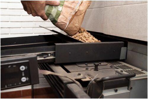 Granulinės šildymo sistemos: kodėl šis pasirinkimas vis dar yra vertas dėmesio?