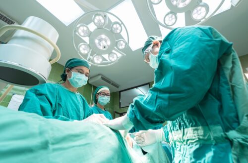 Medicininiai chalatai ir jų svarbus vaidmuo