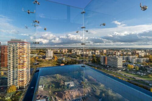 „YIT Lietuva“ Viršuliškėse užbaigė „Sky Office“ statybą: siūlo tvarumą ir svaiginančias panoramas 10 minučių atstumu nuo centro