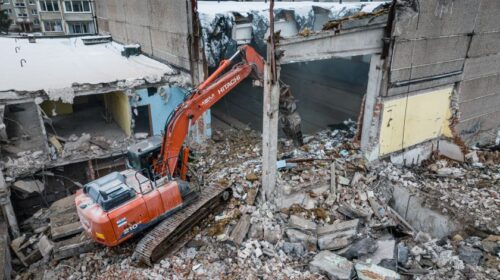 Griaunamas „vaiduoklis“ Šilainiuose: seną baseiną pakeis šiuolaikiškos erdvės plaukimui