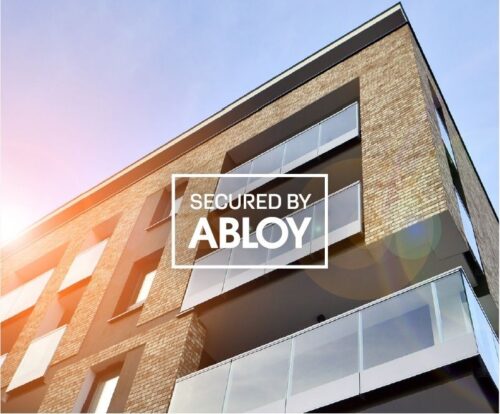 Durys ar spyna – kas pirmiau?