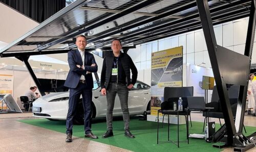 Verslo sinergija – stoginė su saulės moduliais 