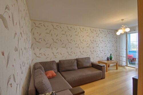 Parduodamas labai pigiai gerai įrengtas 4- ių kambarių butas