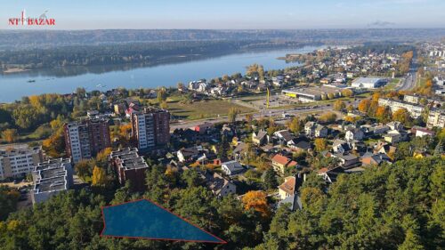 Tai unikali galimybė įsigyti kraštinį, šlaitinį sklypą, kuriame