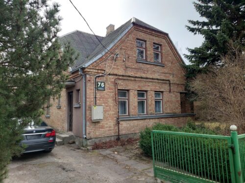 Parduodamas pigiai labai geroje vietoje gyvenamasis namas