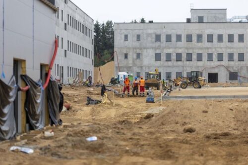 KAM skelbia Kairių karinio miestelio vystymo ir priežiūros paslaugų pirkimą