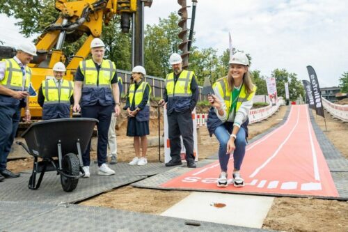 Sporto pažadas ateičiai: įkasta kapsulė būsimame lengvosios atletikos manieže