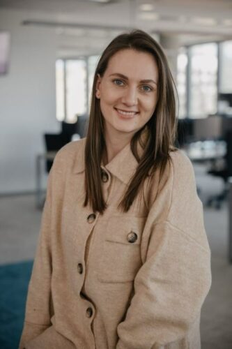 Išmanus šiuolaikinio biuro baldas, kuris – svarbesnis nei stalas