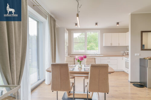 6 kambarių namas  Seimėnų k., Viesų g.