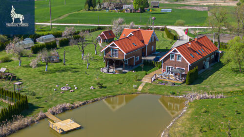 namas  Gudžių k., Dvaro