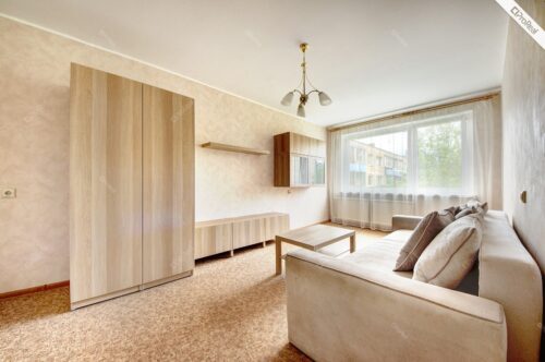 PARDUODAMAS JAUKUS 2 ATSKIRŲ KAMBARIŲ BUTAS KAROLINIŠKĖSE