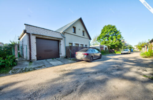 Parduodamas poilsio pastatas. Poilsio pastate trys butukai, puikiai tinkantįs nuomos verslui!