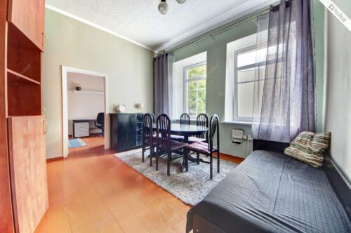 3 KAMBARIŲ BUTAS SENAMIESTYJE, KĄ TIK PO REMONTO, JAUKUS, PRIE PAT KATEDROS AIKŠTĖS. YRA