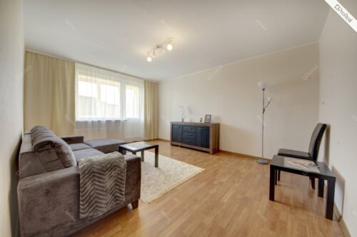 NUOMOJAMAS DVIEJŲ ATSKIRŲ KAMBARIŲ BUTAS PAŠILAIČIUOSE SU VISAIS BALDAIS IR VISA BUITINE