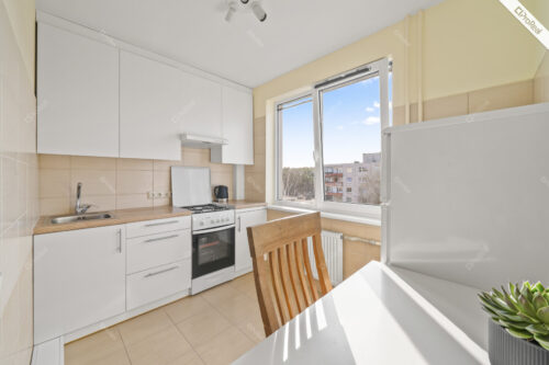 PARDUODAMAS VIENO KAMBARIO BUTAS DIDLAUKIO GATVĖJE, TINKANTIS GYVENTI IŠ KARTO
PARDUODAMAS