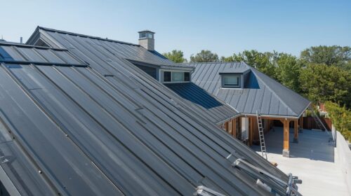 Trapecinė skarda: kodėl tai vienas universaliausių sprendimų stogui ir fasadui