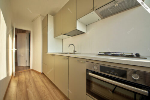 PARDUODAMAS SUREMONTUOTAS 1 KAMBARIO BUTAS PARKO G. SU BALDAIS IR BUITINE TECHNIKA.
Balkonas