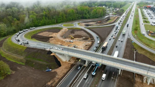 Atidarymas – jau netrukus: naująjį viaduką per A1 magistralę išbandė sunkiasvoris transportas