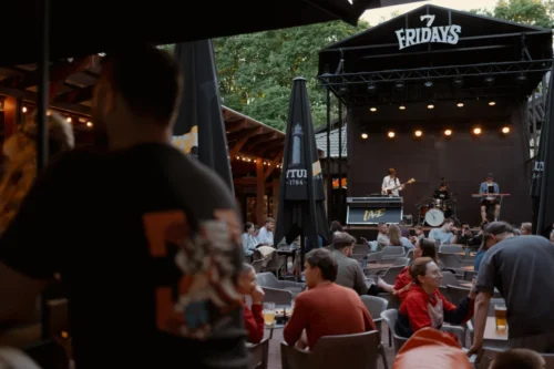 VINGIO PARKE ATGIMSTA LEGENDINĖ VIETA: DURIS ATVERIA „7 FRIDAYS VINGIS“