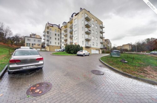 NUOMOJAMAS  JAUKUS VIENO KAMBARIO BUTAS KAMINKELIO G. GATVĖJE SU VISAIS BALDAIS IR VISA BUITINE