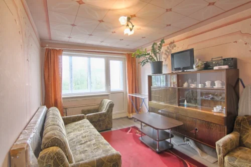 Parduodamas labai pigiai geroje vietoje 2-jų kambarių butas