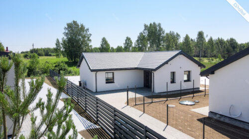 MODERNAUS STILIAUS, NAUJAS 4 K. NAMAS ZUJŪNUOSE, JURGAIČIŲ G., SU VISAIS BALDAIS* IR TECHNIKA,